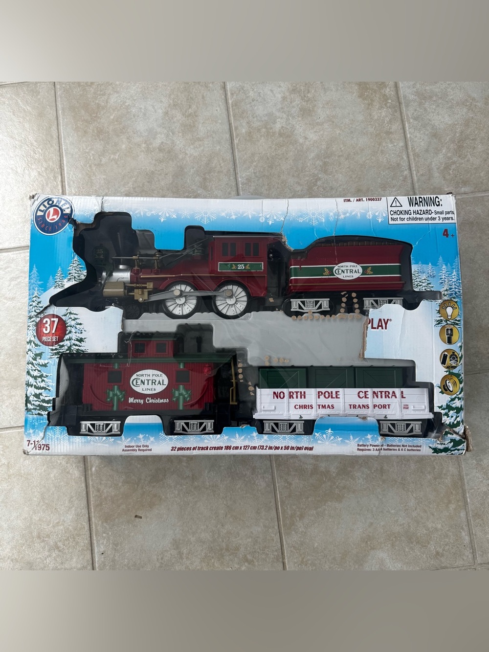 Lionel North Pole Central Lines Ready-To-Play Train Set 7-11975 Bluetooth 37pc